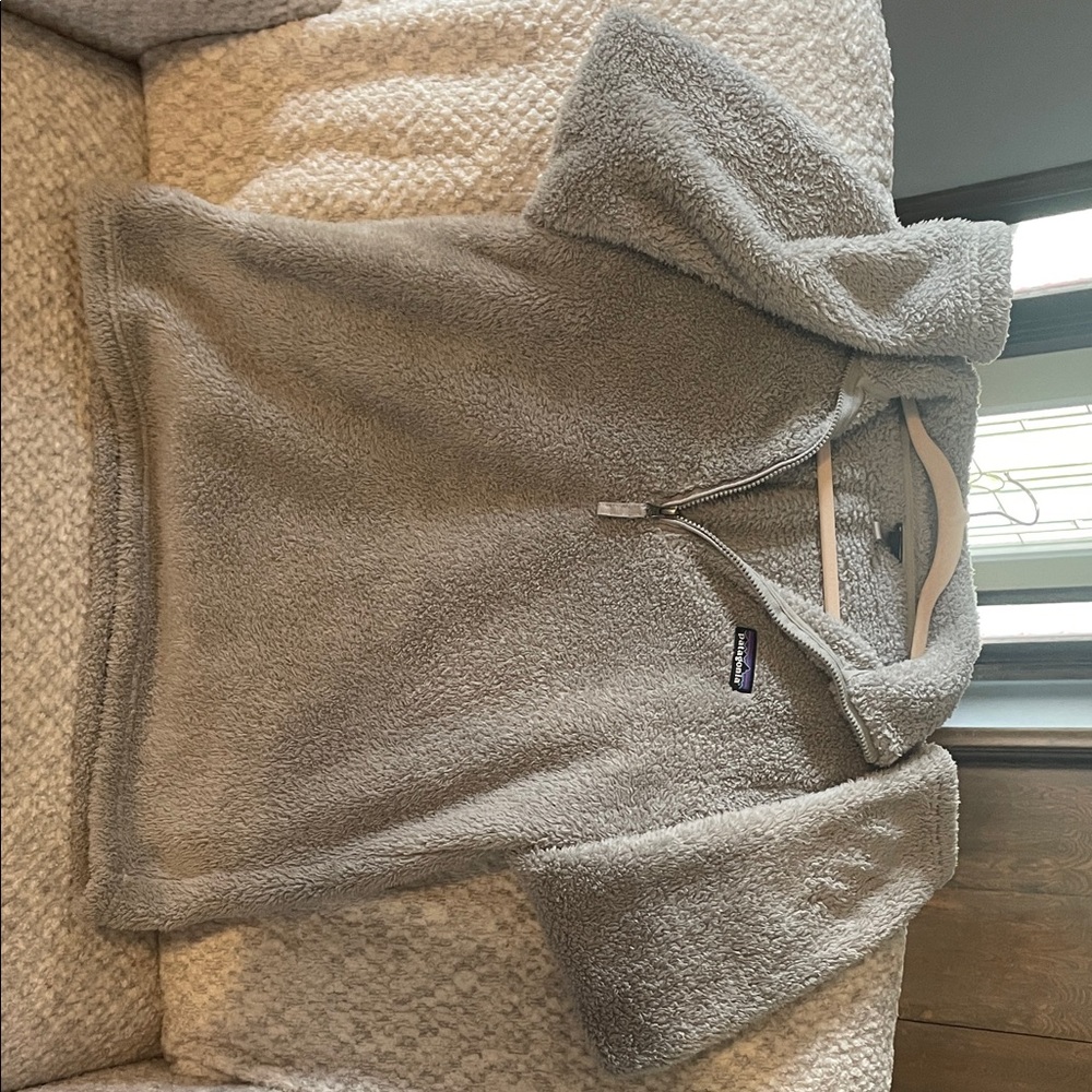 Patagonia Light Gray Fleece Jacket